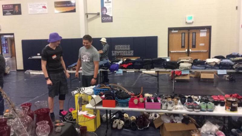 Students from Sierra Lutheran volunteer at sale. Photos by Arianna Schmidt