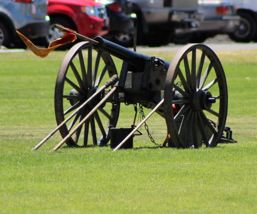 Replica Civil War cannon at Mills Park.