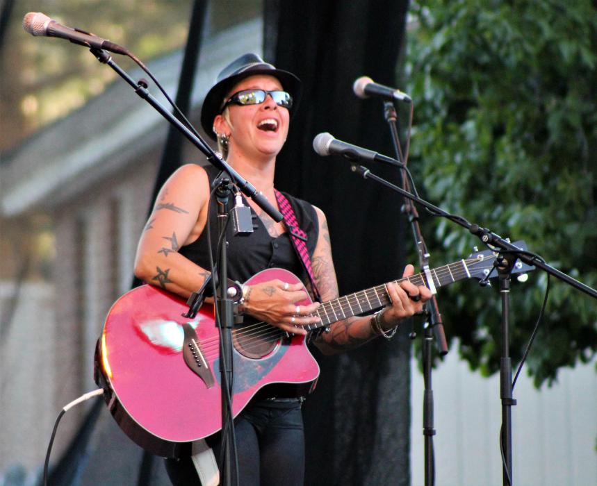 Athena McIntyre rocks the Minnesota Street Stage with her rendition of Pink.
