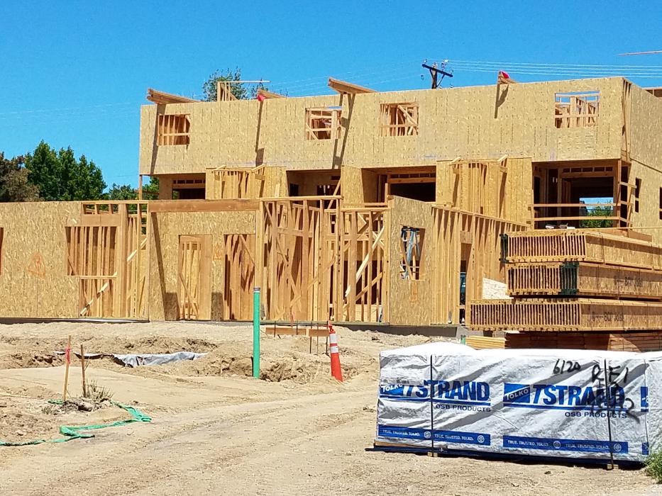 Construction of apartments on Linda Kay Ct. by East Fifth St.