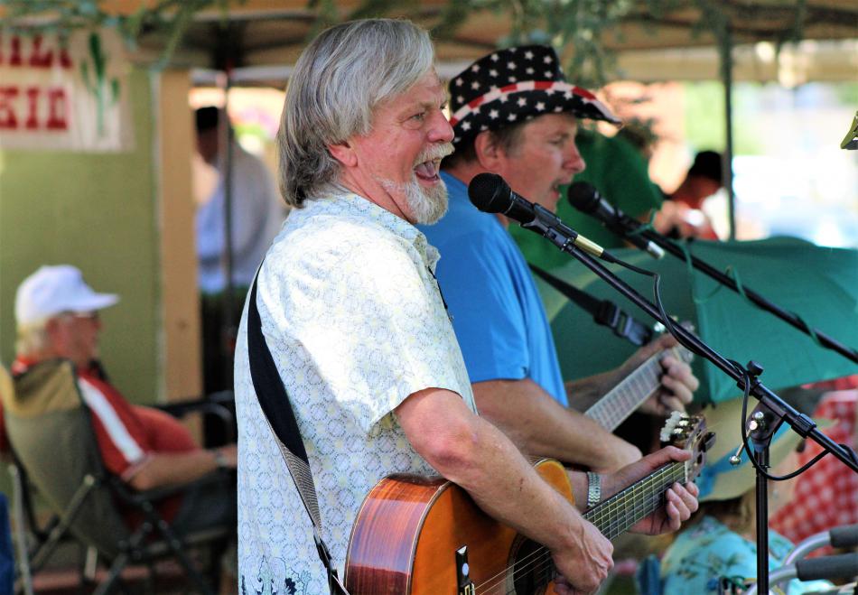 Musicians entertain at the High Sierra and Nevada Capitol Regional Chili Cook Off.