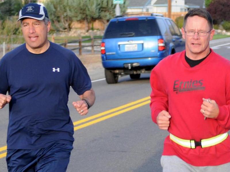 Gov. Brian Sandoval, left, and Brig. Gen. Michael Hanifan participate in the 2015 Memorial Run in Carson City.