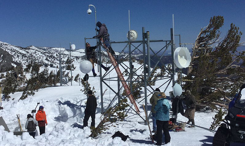 Slide Mountain has 360 degree views of the Tahoe Basin and the mountain ranges east of the Sierra Nevada and the Carson Range.