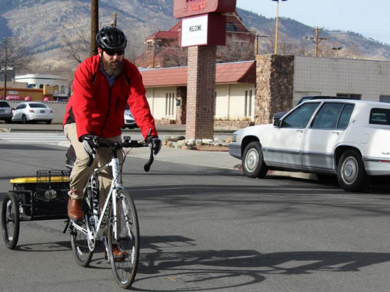 Muscle Powered’s Randy Gaa, delivers hot, nutritious meals through his new program, Meals on Two Wheels.