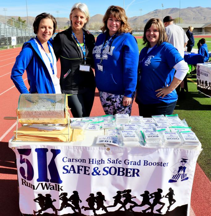 CHS Safe Grad Committee at the 5K.