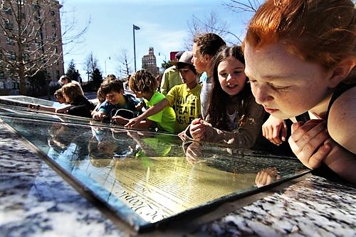 Photo courtesy Foundation Forward. Children view copies of the Charters of Freedom.