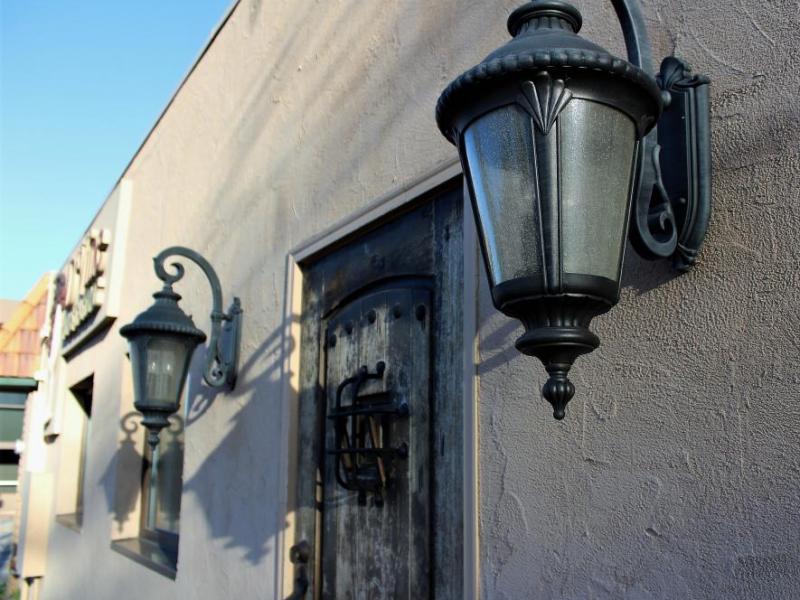 Photos by Brett Fisher. Exterior of the former D'Vine Wine location at 200 N. Stewart St.