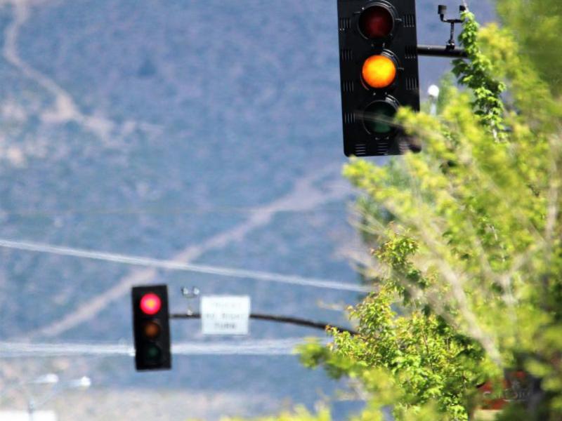 Photo by Brett Fisher. Traffic lights at Robinson and Washington along N. Carson St. work in coordination.