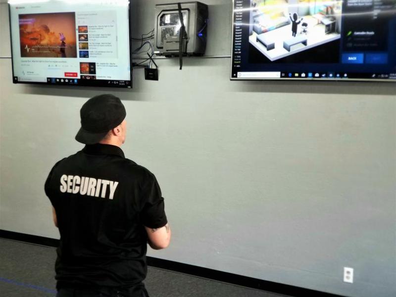 Photos by Brett Fisher. A virtual reality station is played Thursday at Bulldog Cyber Cafe.