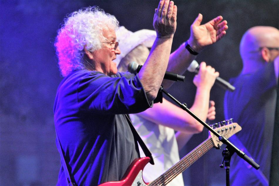 David Freiberg, founding member of Jefferson Starship, encourages the crowd to sing along Wednesday night at the BAC.