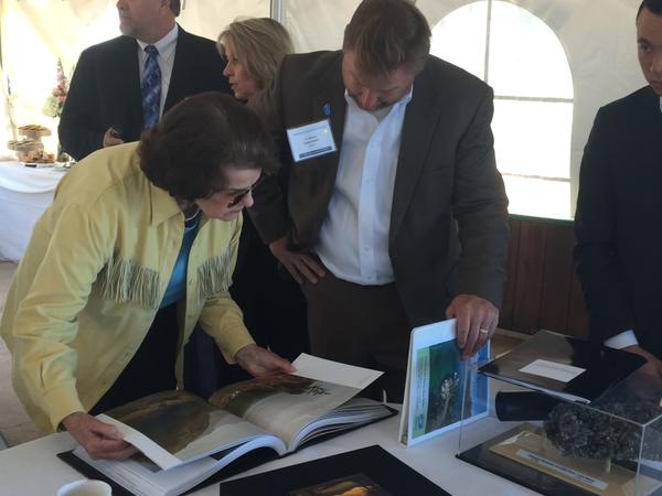 Nevada Sen. Dean Heller and California Sen. Dianne Feinstein at the 2015 Lake Tahoe Summit.