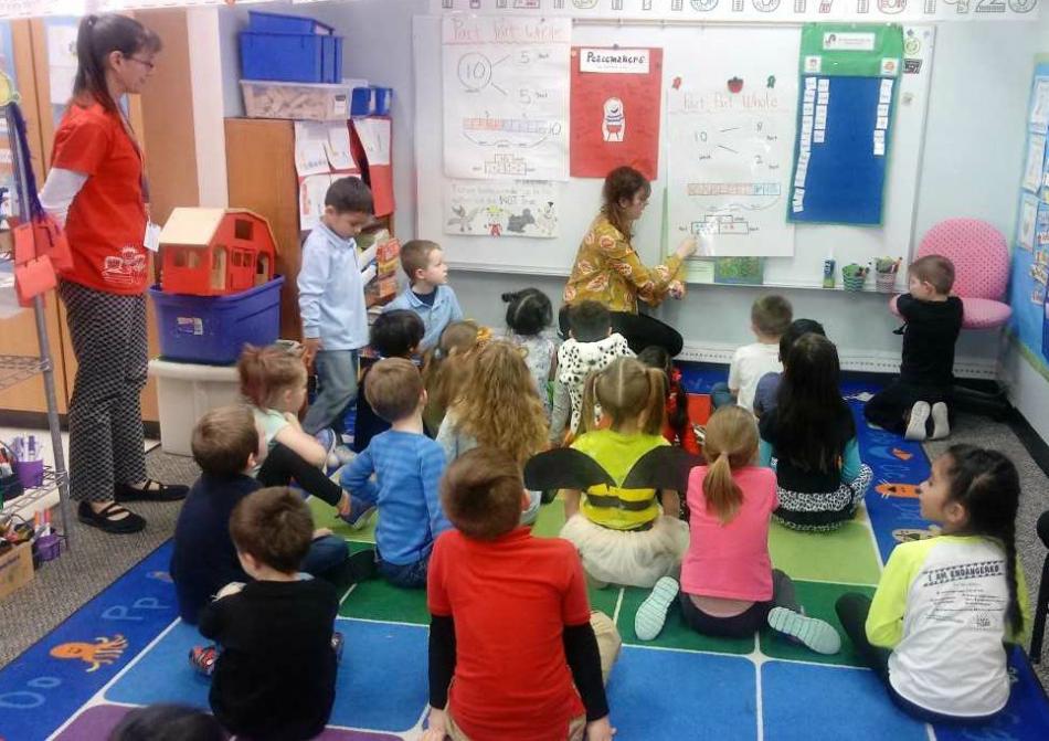 CHS EDU110 student teaching elementary students.