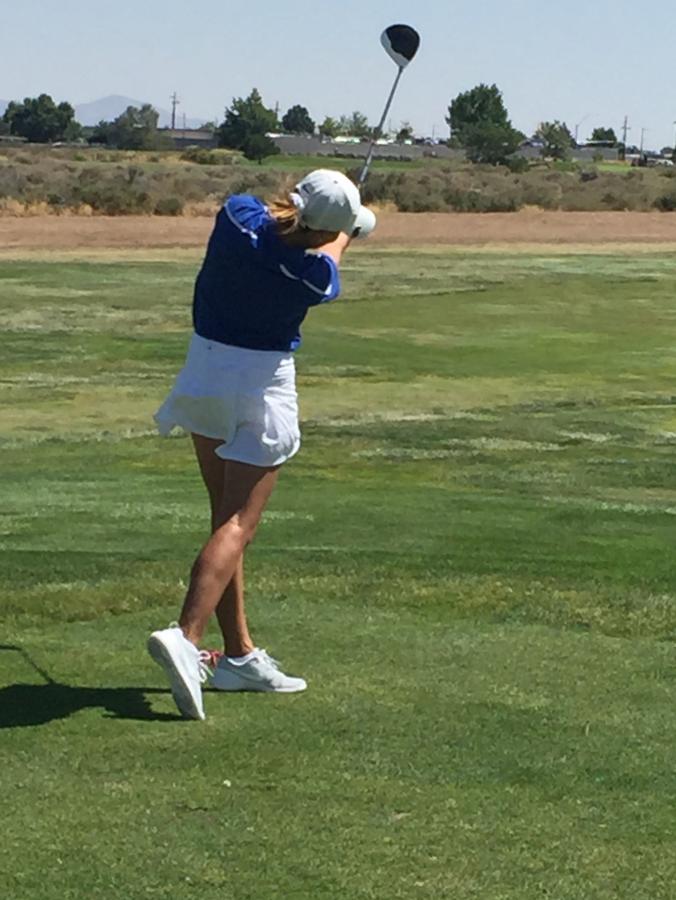 Jill Beglin teeing off on the back nine at Sierra Sage