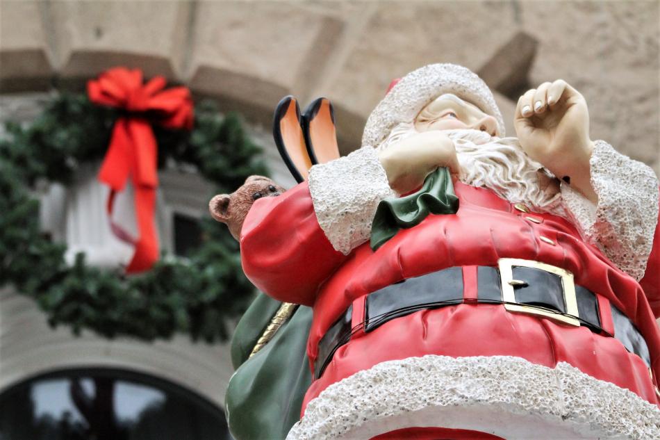 Santa Claus statue on the terrace above the State Capitol's main entrance.