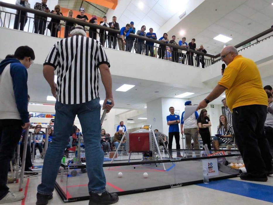 CHS Cyber Mafia robotics team hold final team meet.