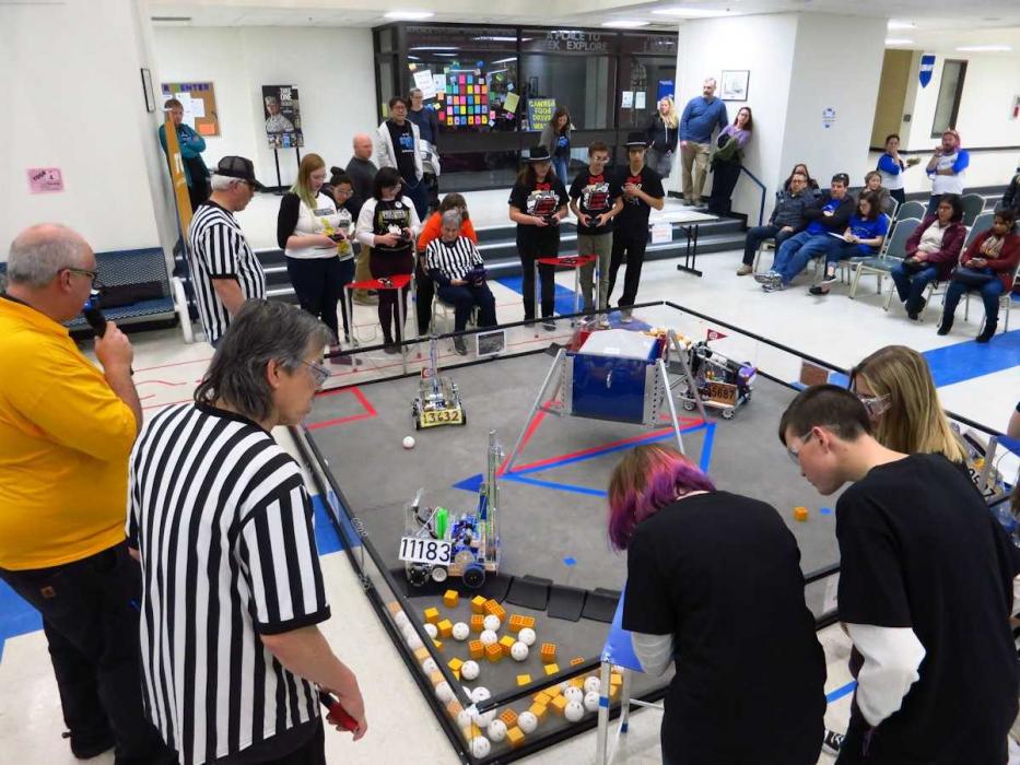 CHS robotics team Cyber Mafia hold final team meet.