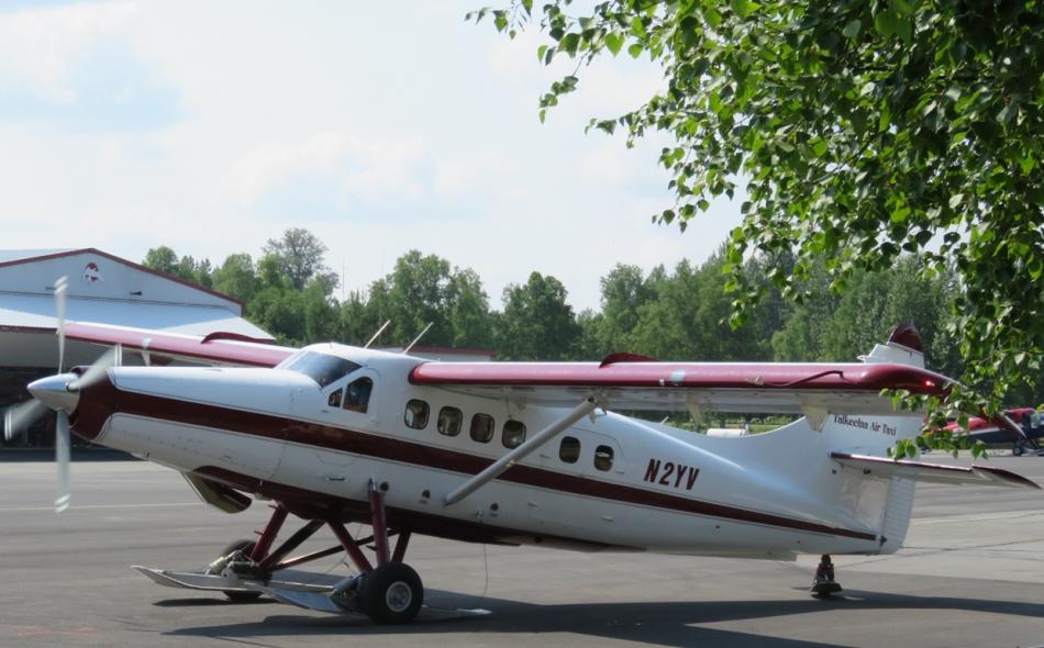 The DeHavilland Otter (10 passenger) plane that flew us around the glacier on June 25.