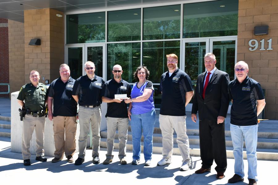 Sheriff’s Office Search and Rescue Receives Generous Donation from Shepherd of the Sierra Lutheran Church