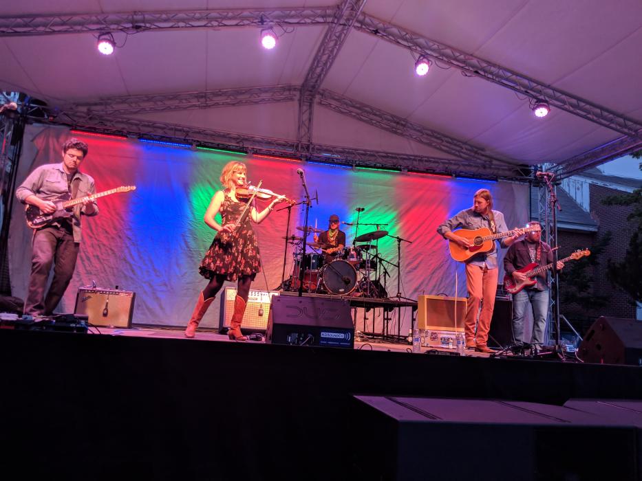 The Dead Winter Carpenters brought a country flair to Carson City on Saturday.