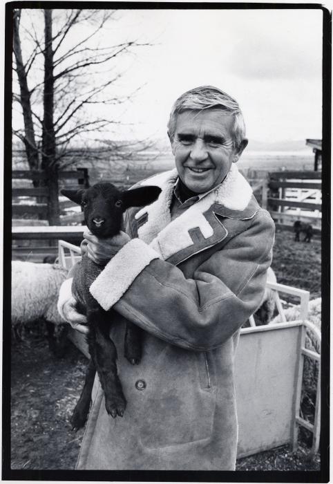 U. S. Senator and Basque-American Paul Laxalt with a lamb.