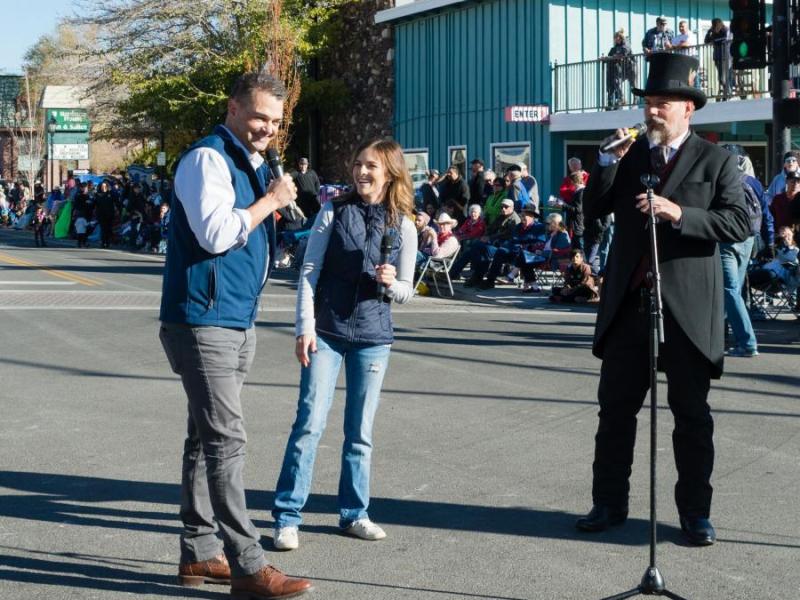Good Day Carson hosts Farley and Walden during the 2019 Nevada Day Parade. Photo by Melody Hoover Photography