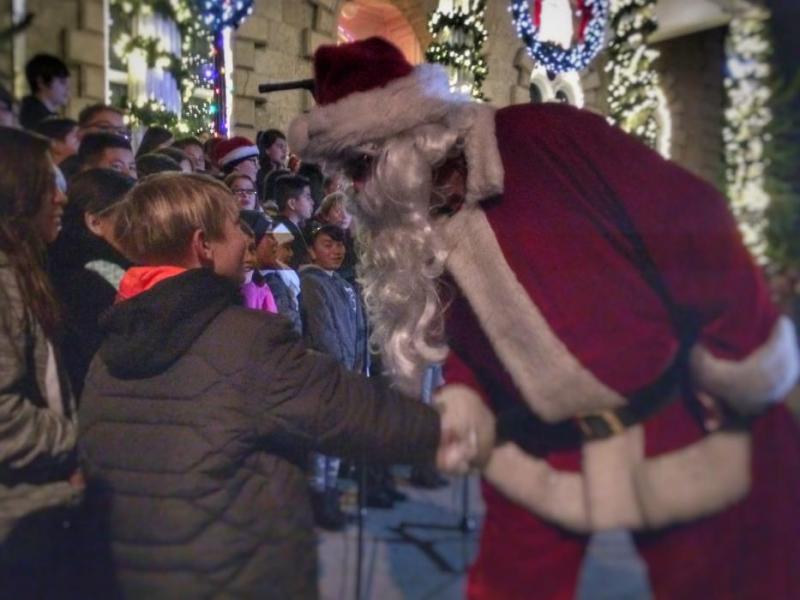 Santa celebrates the holidays with fifth grade students at the Nevada State Capital in 2017.
