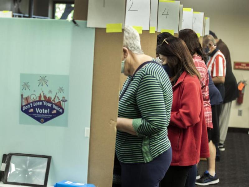 Voters cast their ballots in Sun City Summerlin on Tuesday, Nov. 3, 2020. (Jeff Scheid/The Nevada Independent)