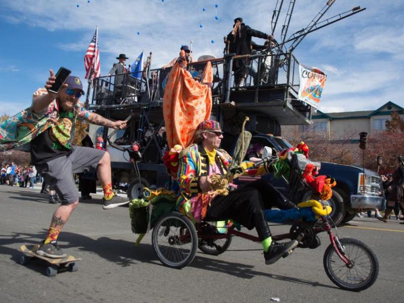Nevada Day parade participants make their way down Carson Street on Saturday. Photos by David Calvert/The Nevada Independent