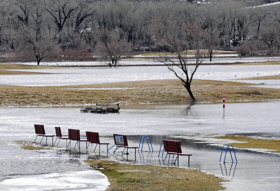 Driving range seating