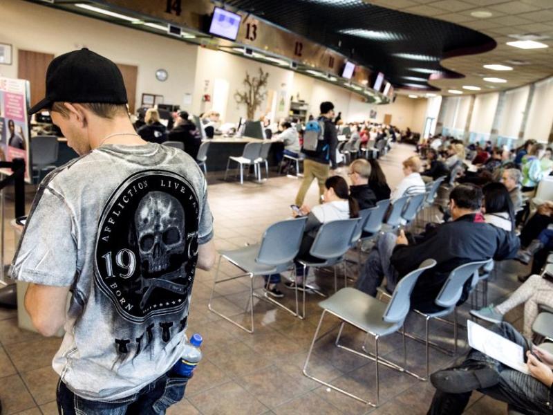 People wait at the DMV office in Henderson on Jan. 2, 2018. (Jeff Scheid/The Nevada Independent)