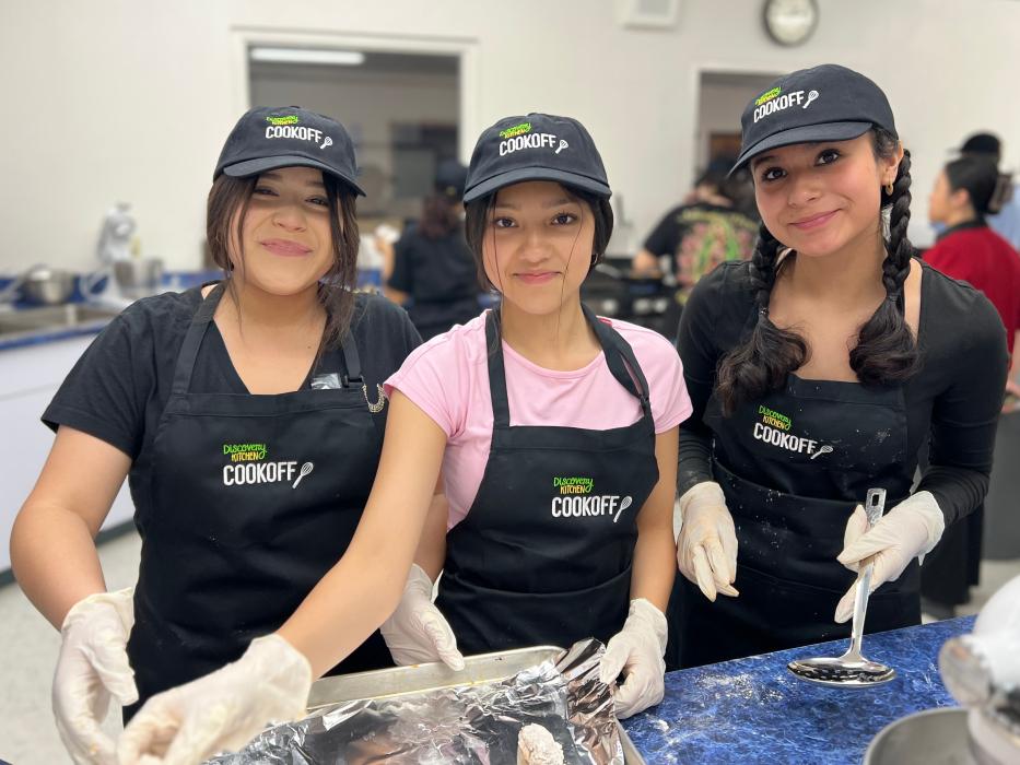 Discovery Kitchen Cook Off winners Alexa Ortiz, Lindzy Plascencia and Zuleyma Ruiz.
