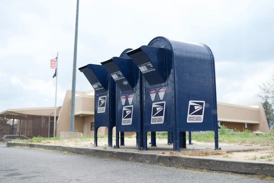 The Washington post office in Reno on April 23, 2024. (David Calvert/The Nevada Independent)