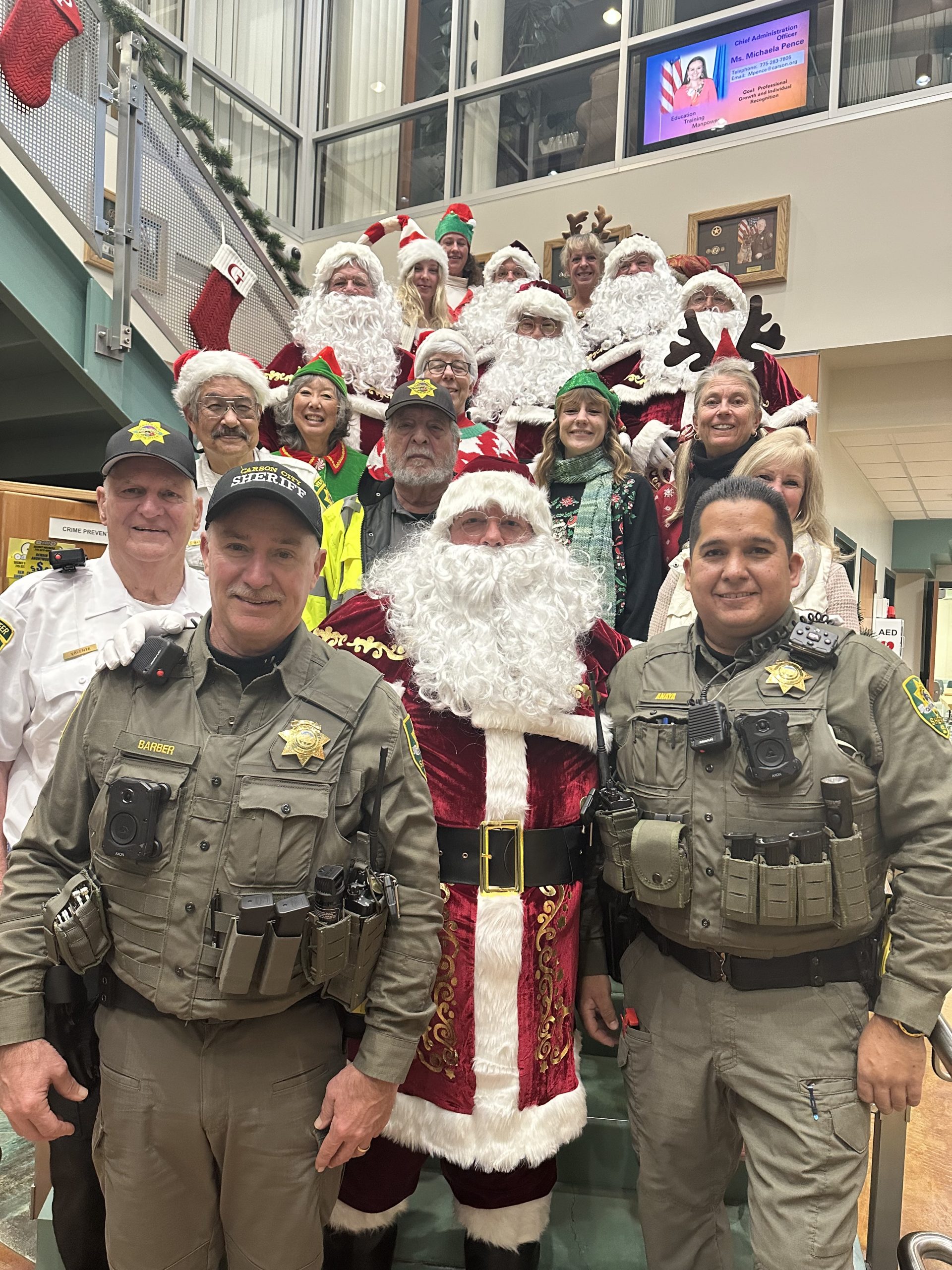 Santa Claus joins Carson deputies for annual home visits - Carson Now