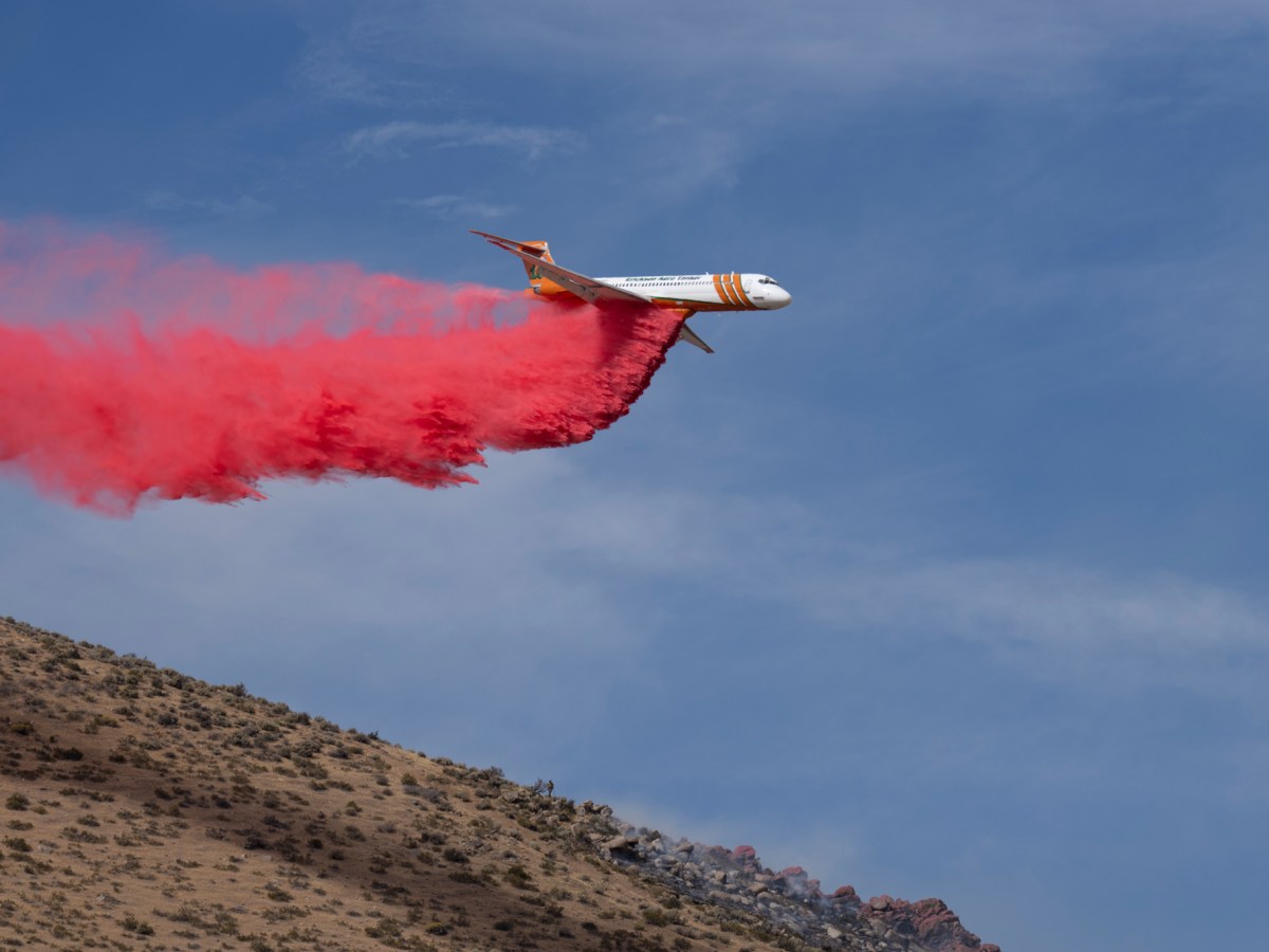 Carson Now reader shares photos of Goni Fire taken from backyard