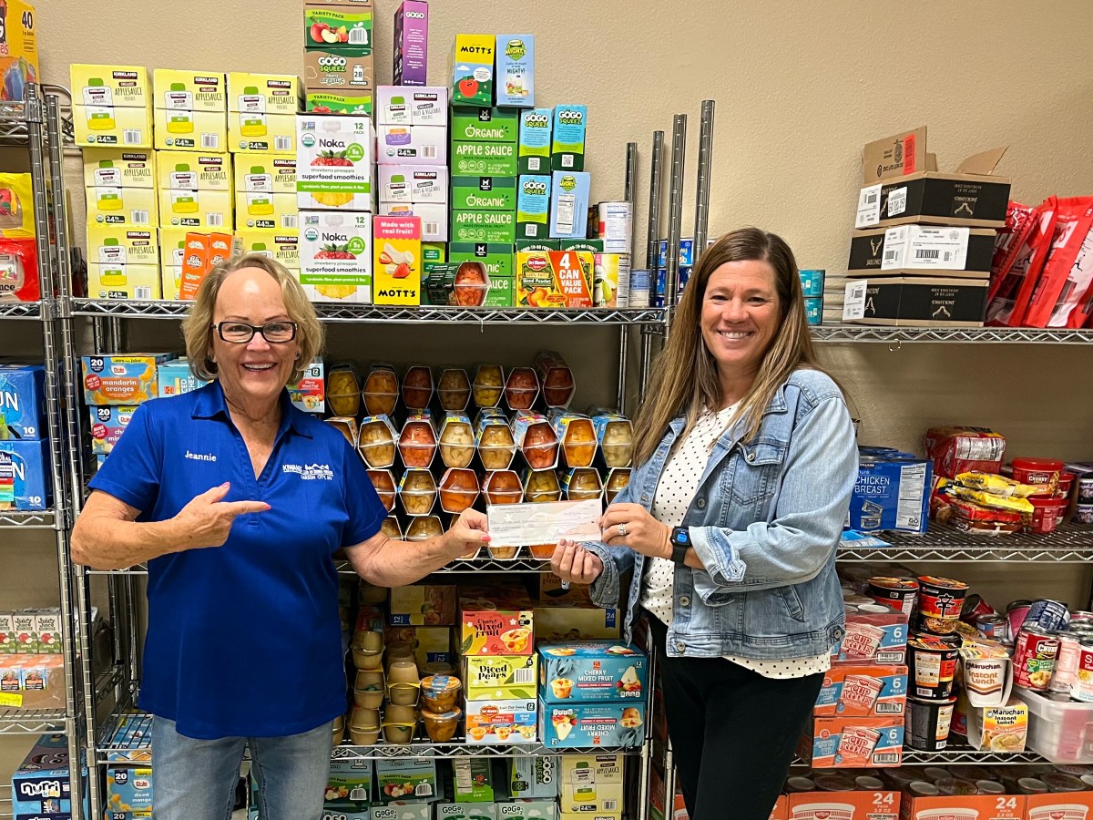 Kiwanis Club of Sierra Nevada donates $1,000 to Food for Thought