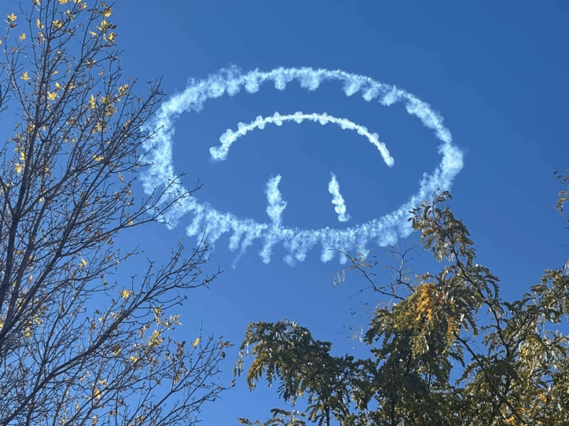 Look up and smile: Sky artist paints Saturday morning happy face over Carson City